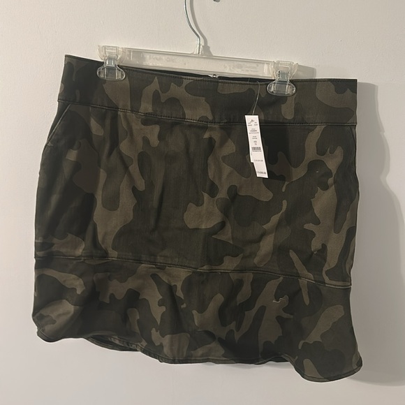 White House Black Market Dresses & Skirts - WHBM Camo Skirt Size 14 NWT